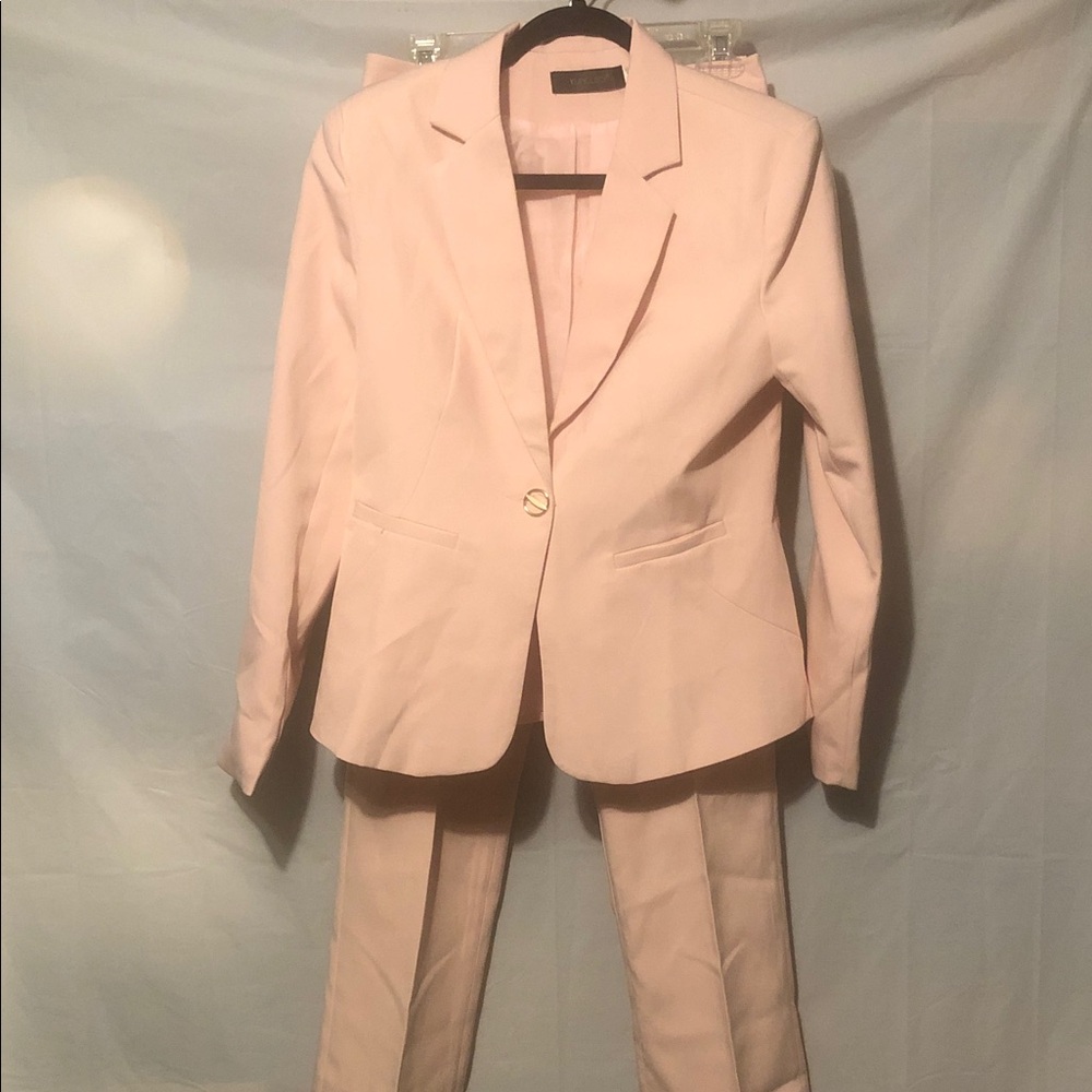 Women's Elegant Light Pink Suit Set
